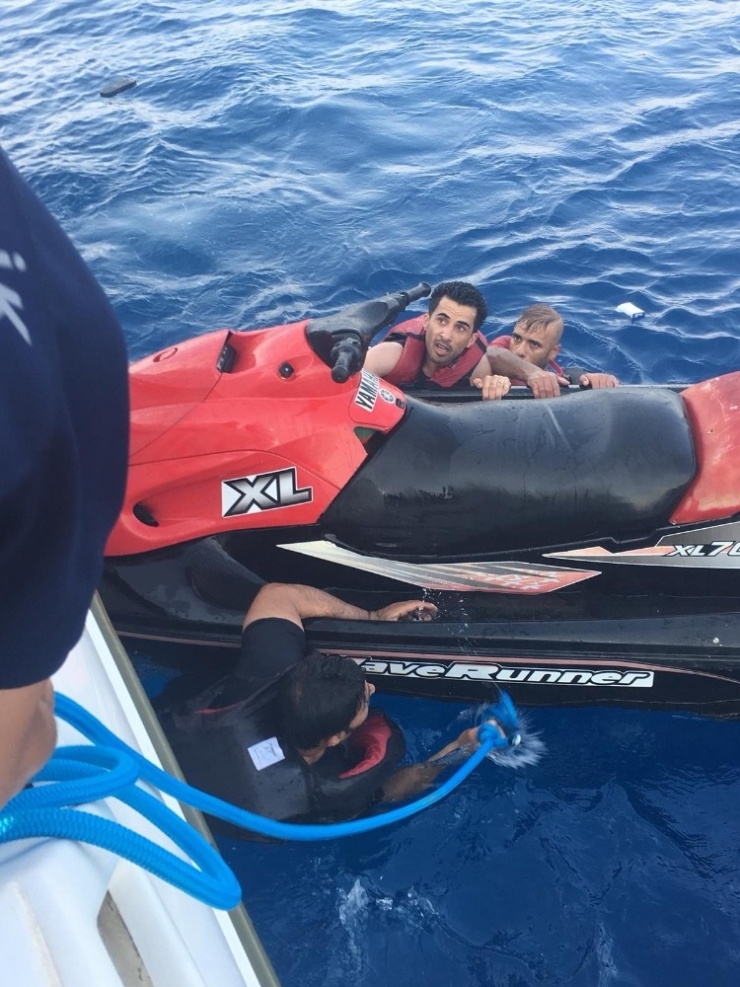 Jet Ski İle Kaçmaya Çalışan Filistin’li Göçmenler Yakalandı
