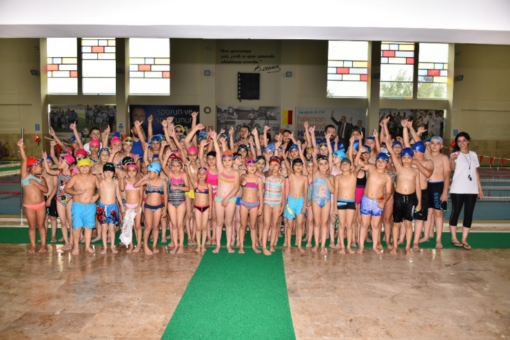 Salihli’de Yüzlerce Çocuk Yüzmeyi Öğrenecek