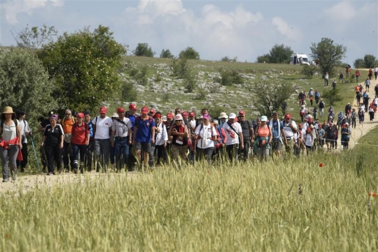 Şehitleri Anmak İçin Yapılan Atatürk Ve İstiklal Yolu Yürüyüşü Sona Erdi