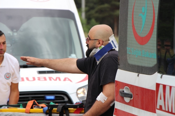 Eskişehir’de Trafik Kazası: 5 Yaralı
