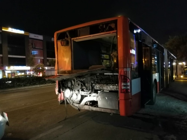 İzmir’de Zincirleme Kaza 4 Yaralı