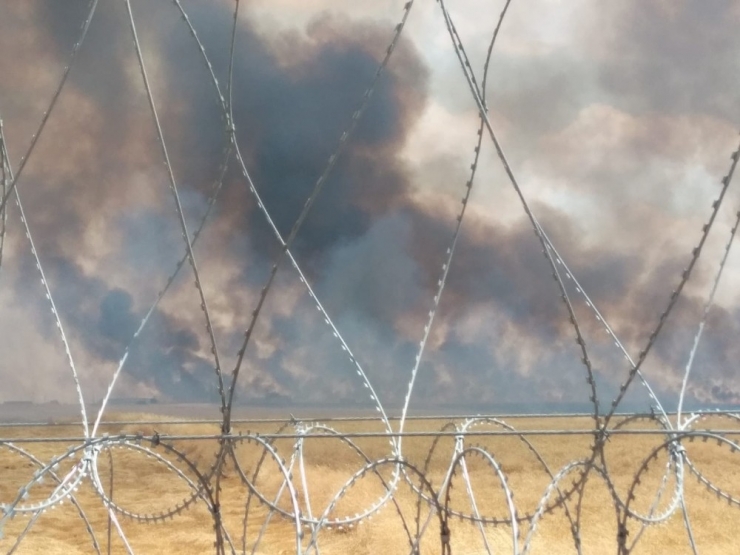 Suriye’de Çıkan Yangın Türkiye Sınırına Dayandı
