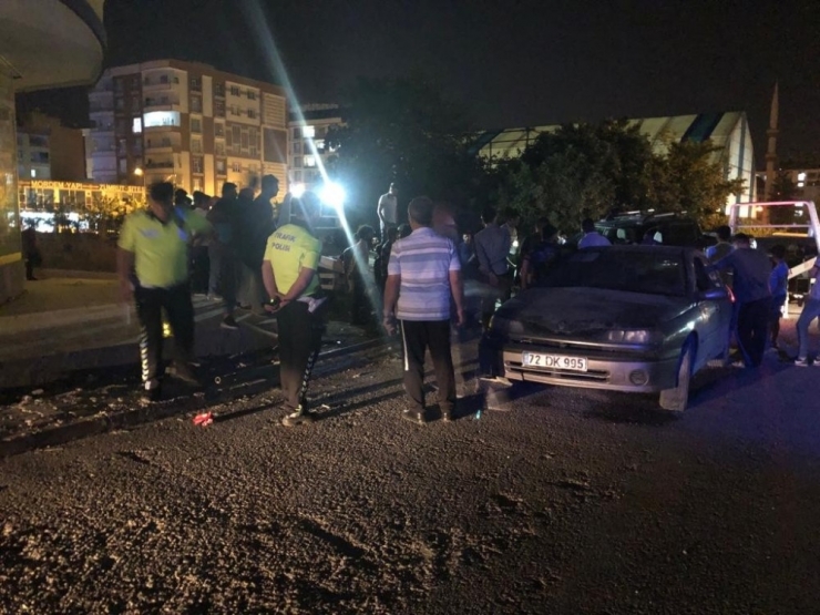 Siirt’te İki Araç Çarpıştı: 2 Yaralı