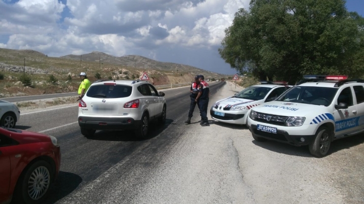 Antalya’da Hatalı Sürücülere Hava Ve Karadan Ceza Yağdı