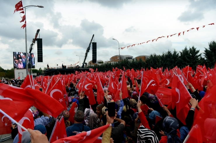 Cumhurbaşkanı Recep Tayyip Erdoğan: “Pazar Günü Sisi Mi Diyeceğiz, Binalı Yıldırım Mı Diyeceğiz? İşte Mesele Bu Kadar Önemli”