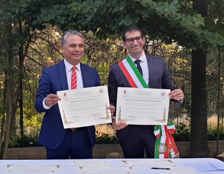 Başkan Uysal, İtalya’da Kardeş Kent Protokolünü İmzaladı