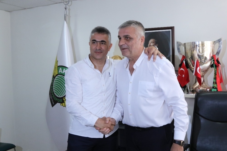 Akhisarspor, Teknik Direktör Mehmet Altıparmak İle Sözleşme İmzaladı