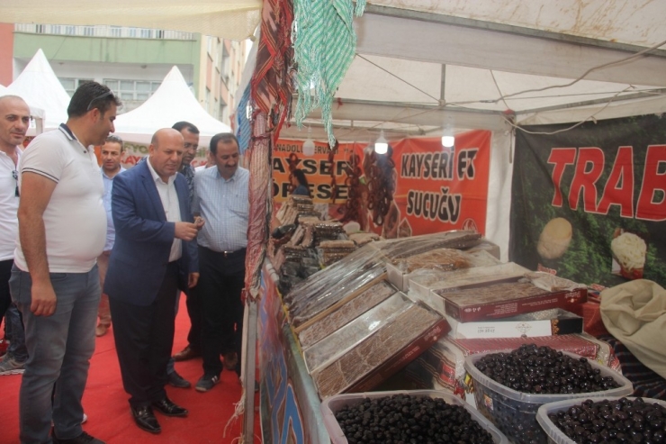 Başkan Er, Anadolu Kervanı Yöresel Ürünler Fuarını Ziyaret Etti