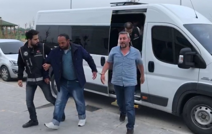 Aksaray’daki Silah Çetesi Operasyonunda 1’i Muhtar 5 Tutuklama
