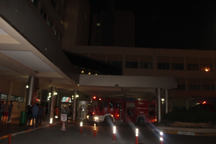 Akdeniz Üniversitesi Hastanesinde Korkutan Yangın
