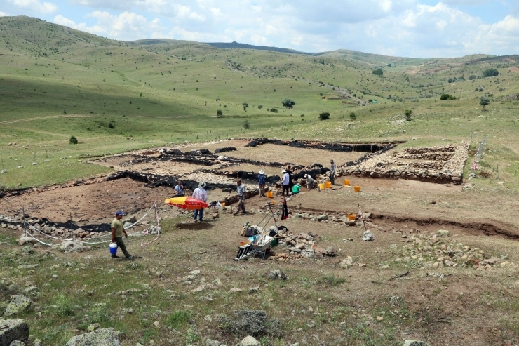 Arkeolojik Kazıda "Testi Kebap" İzledi