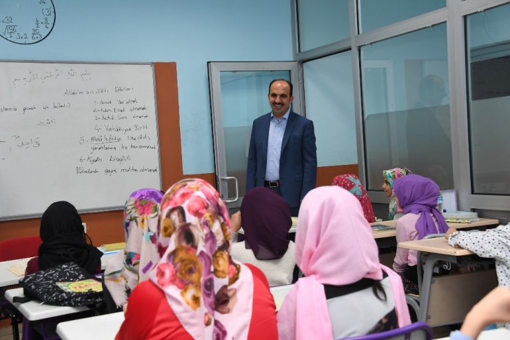 Başkan Altay, Bilgehanede Eğitim Gören Öğrencilerle Buluştu