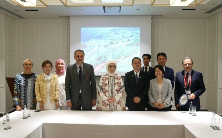 Emine Erdoğan, Japonya’da Belediyenin Sıfır Atık Sunumunu Dinledi
