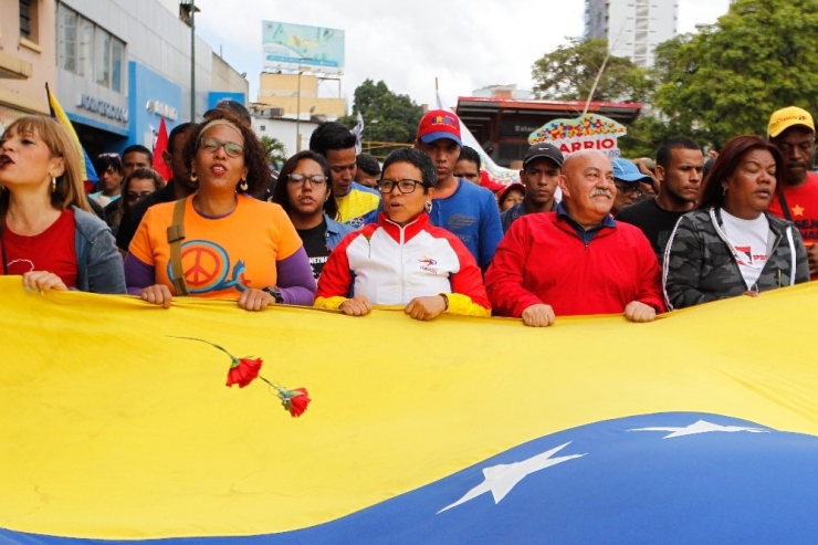 Venezuelalılar, Kuruluşlarının 208’inci Yıl Dönümünü Kutladı
