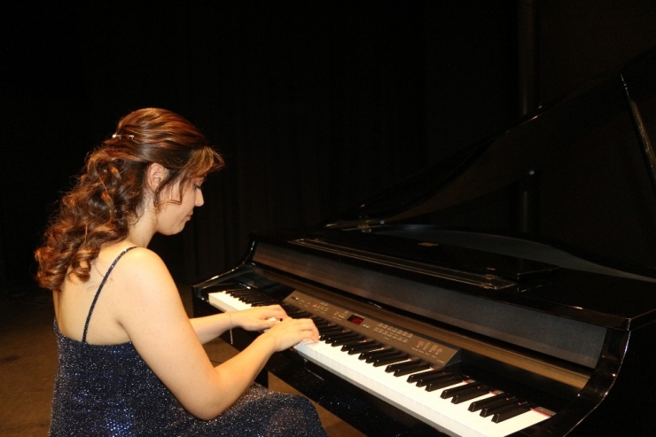 Beril Eren’den Piyano Resitali