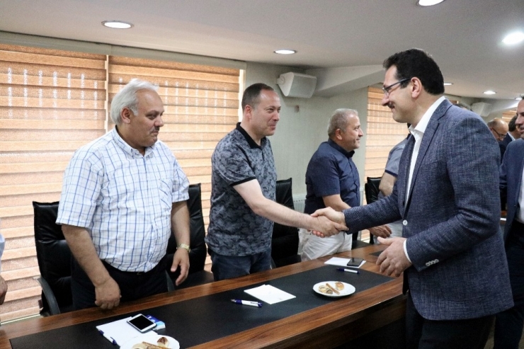 Ak Parti Genel Başkan Yardımcısı Yavuz Sakarya’da Belediye Başkanlarıyla Buluştu