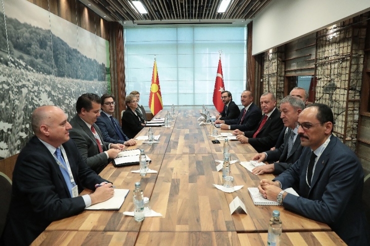 Cumhurbaşkanı Erdoğan, Kuzey Makedonya Cumhurbaşkanı Pendarovski İle Görüştü