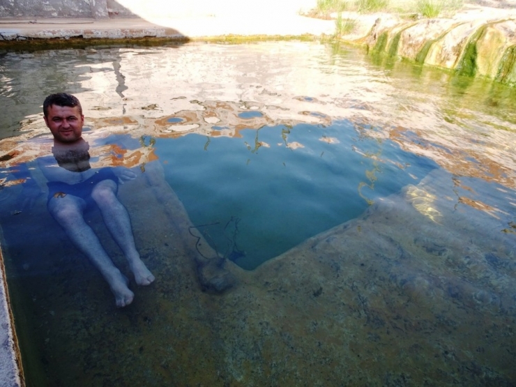 Hisarcık’taki Tarihi Sıcak Su Havuzu Sağlık Turizmine Kazandırılmalı
