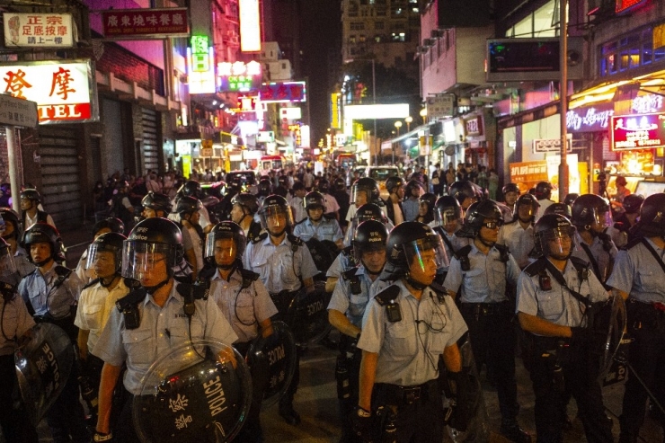 Hong Kong’da Protestolara Sebep Olan Yasa “Öldü”