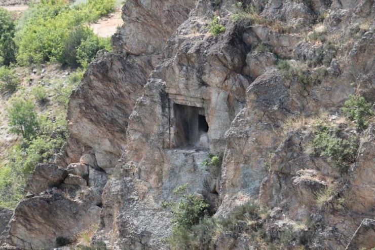 Definecilerin Talan Ettiği Gavur Dağı’nda Arkeolojik Kazı Yapılacak