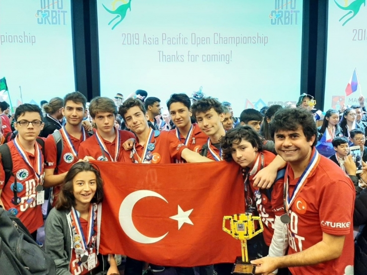 Türk Öğrencilerden Gururlandıran Ödül