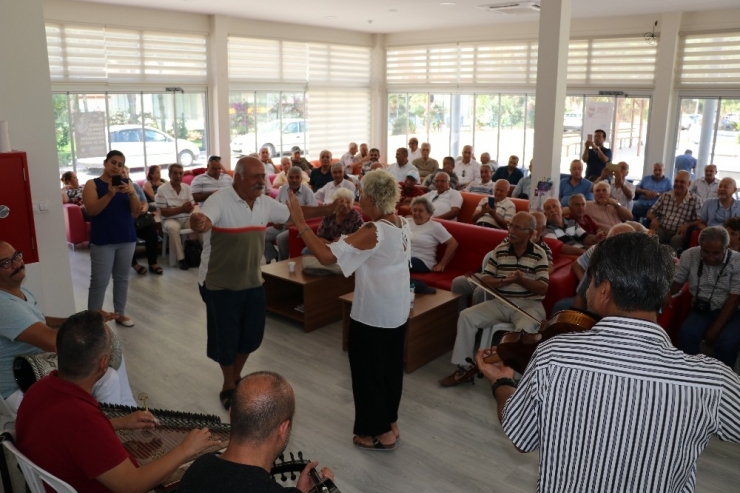 Emekliler, Kent Orkestrası İle Eğlendi