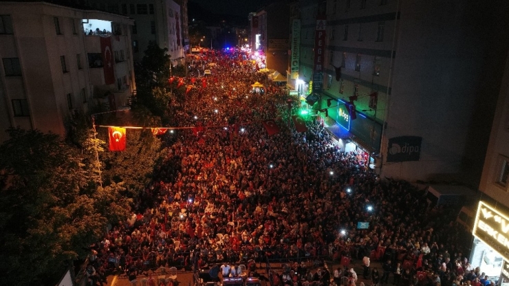 Nevşehir’de On Binler Diriliş Meydanı’nda Buluştu