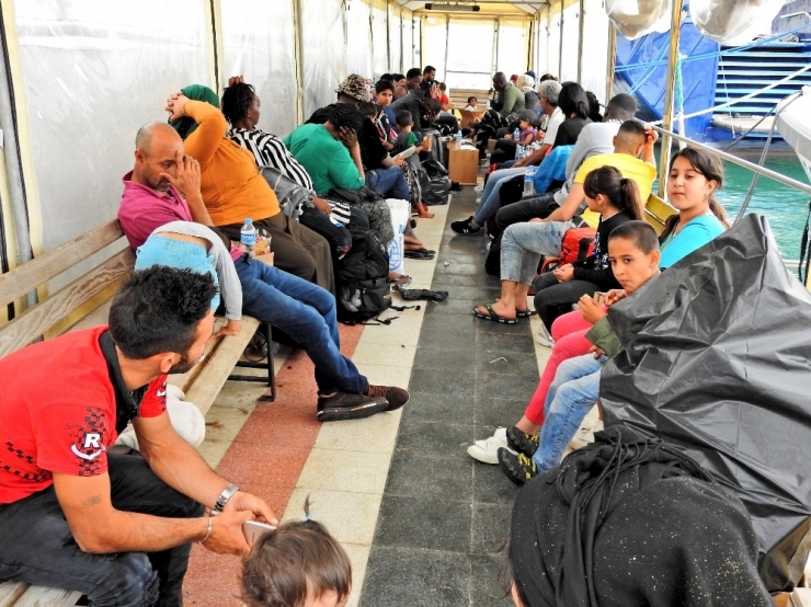 Çeşme’de 90, Karaburun’da 37 Göçmen Yakalandı
