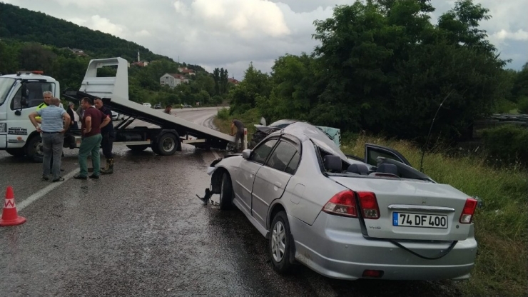 Zonguldak’ta İki Araç Çarpıştı: 3 Yaralı