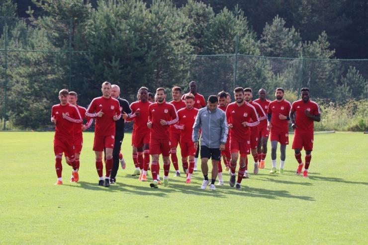 Sivasspor, Yeni Sezon Hazırlıklarını Sürdürüyor