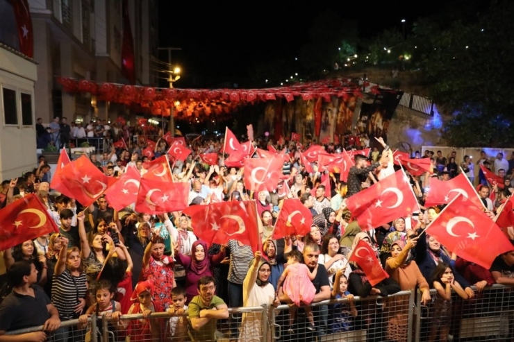 Mardin’de 15 Temmuz Anma Etkinliğine Yüzlerce Vatandaş Katıldı.
