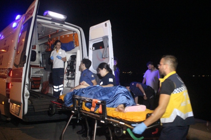 Zeytinburnu Sahilden Denize Atlayan Kadın Yaralandı