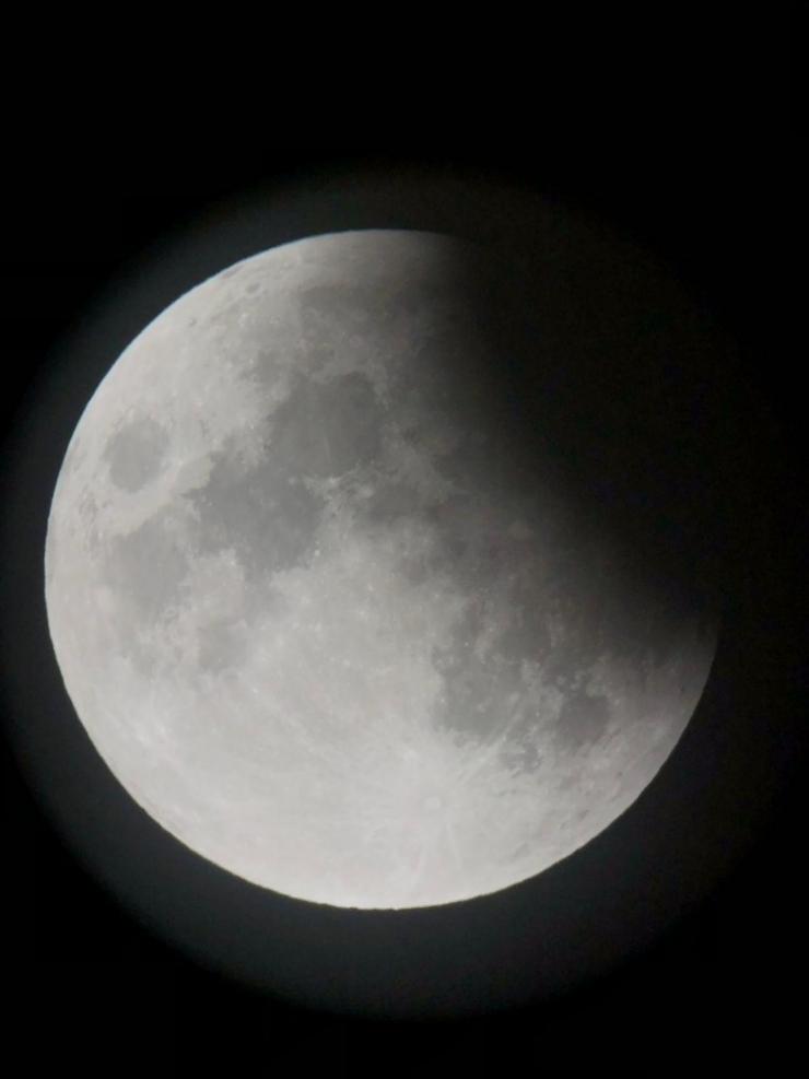 Bozcaada’da Parçalı Ay Tutulması