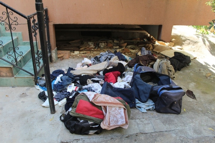 Balkon Altına Bırakılan Çantalar Polisi Alarma Geçirdi
