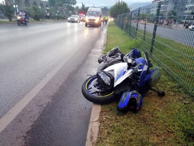 Motosiklet Yayaya Çarptı: 1 Ölü, 1 Ağır Yaralı