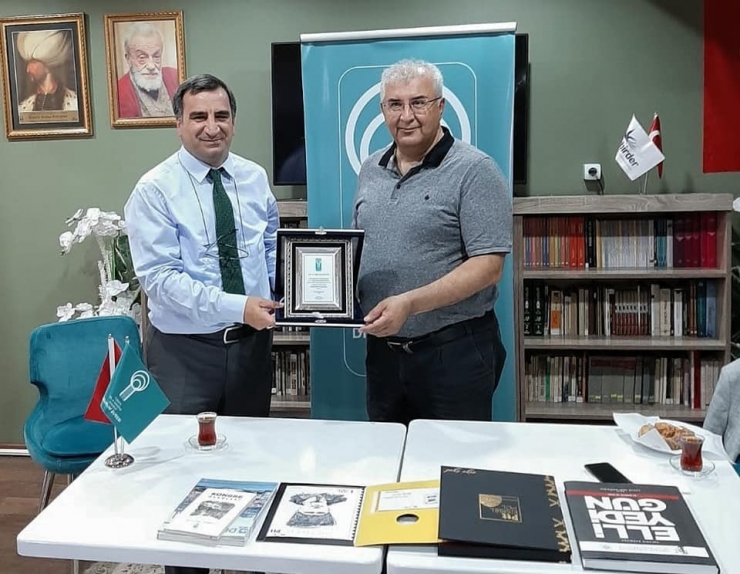 100.yıla Damga Vuran Prof.dr. Kadıoğlu’na Şükran Plaketi