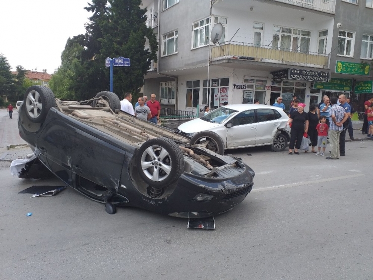 Başkentte Yoldan Çıkan Otomobil Takla Attı: 1 Yaralı