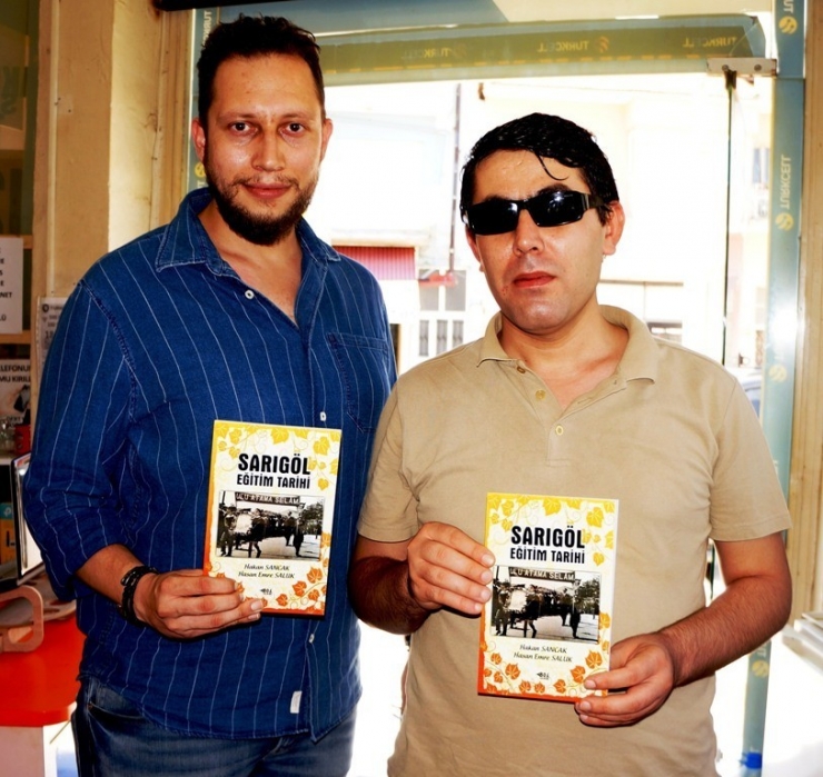 Görme Engelli Türkçe Öğretmeninden Geleceğe Işık Tutacak Kitap