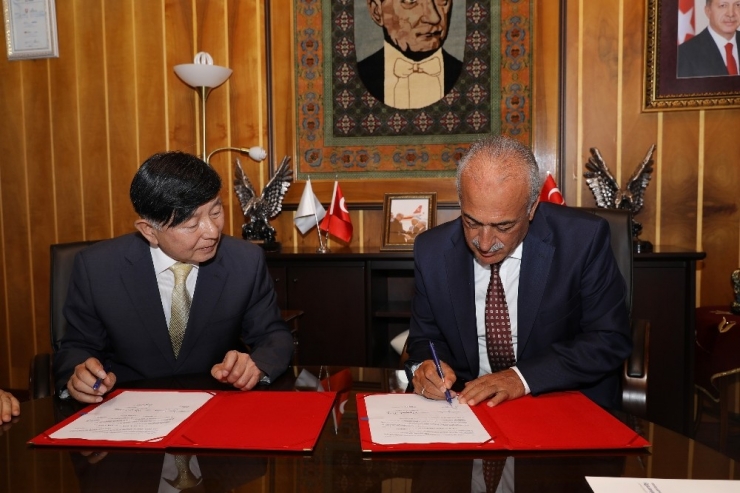 Chonnam Üniversitesi İle Tüm Bölümleri Kapsayan İş Birliği Anlaşması İmzalandı