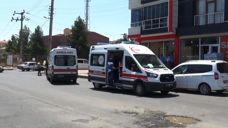Diyarbakır’da Otomobiller Kafa Kafaya Çarpıştı: 2 Yaralı