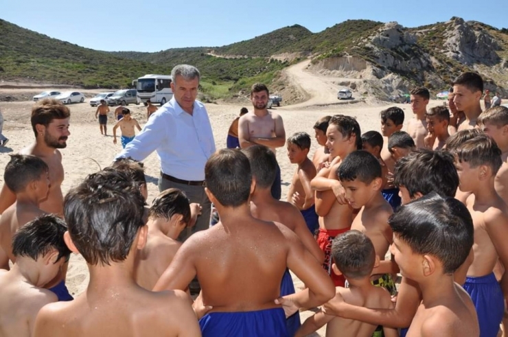 Başkan Elbi’den Genç Futbolculara Ziyaret