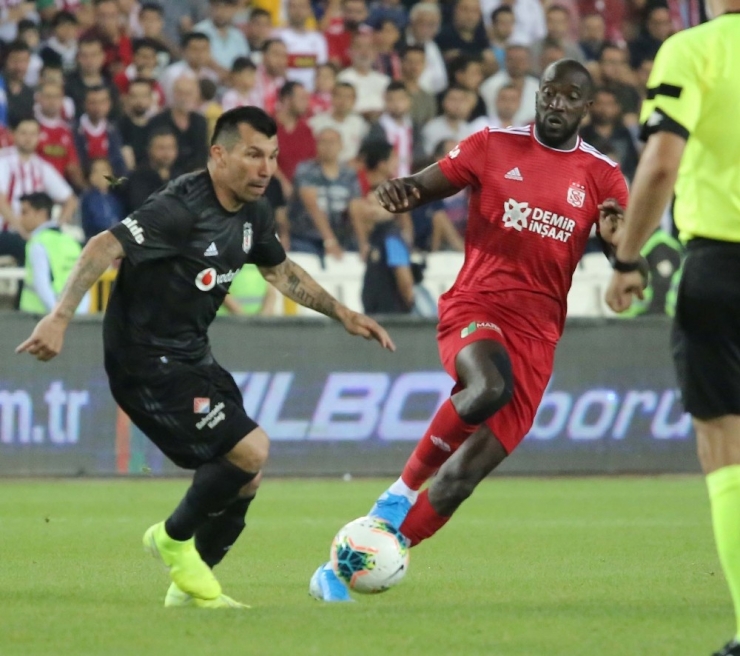 Süper Lig: Sivasspor: 3 - Beşiktaş: 0 (Maç Sonucu)