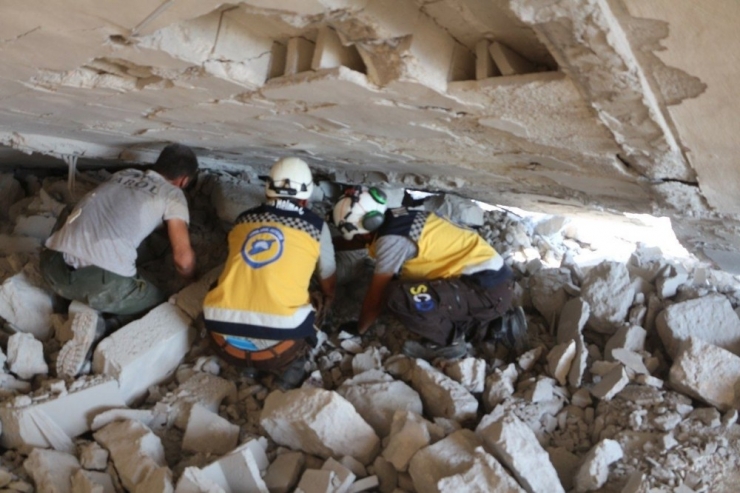 Esad Rejimi İdlib’i Bombalamaya Devam Ediyor: 6 Ölü