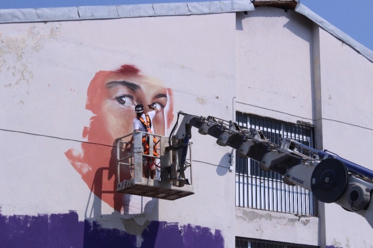 Roman Çocuklar, Venezuelalı Sanatçı İle ’Duvarları Konuşturacak’