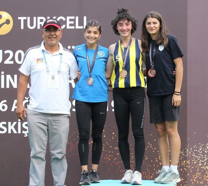 Bursalı Genç Atletler Dördüncü Bitirdi