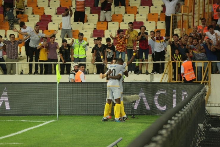 Süper Lig: Yeni Malatyaspor: 3 - Medipol Başakşehir: 0 (Maç Sonucu)