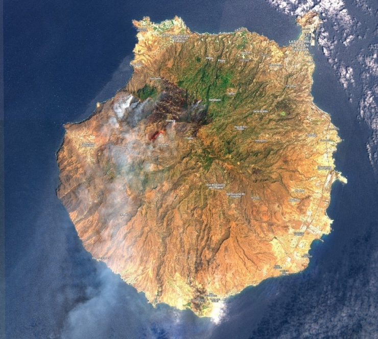 Kanarya Adaları’nda Yangın Kontrol Altına Alınıyor