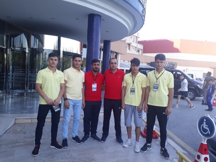 Bitlisli Sporcular Ankara’dan Madalya İle Döndü