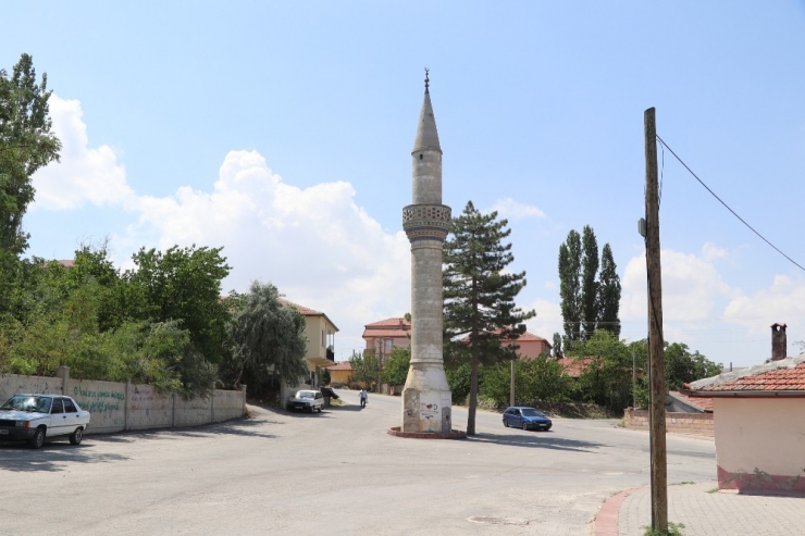 Aksaray’ın Camisiz Minaresi Şaşırtıyor
