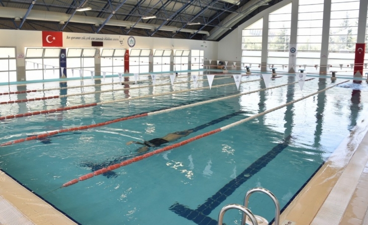 Esogü Kapalı Yüzme Havuzu Güz Dönemi Kayıtları Eylül’de Başlıyor